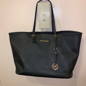 Michael Kors Jet Set Medium Saffiano Leather Tote